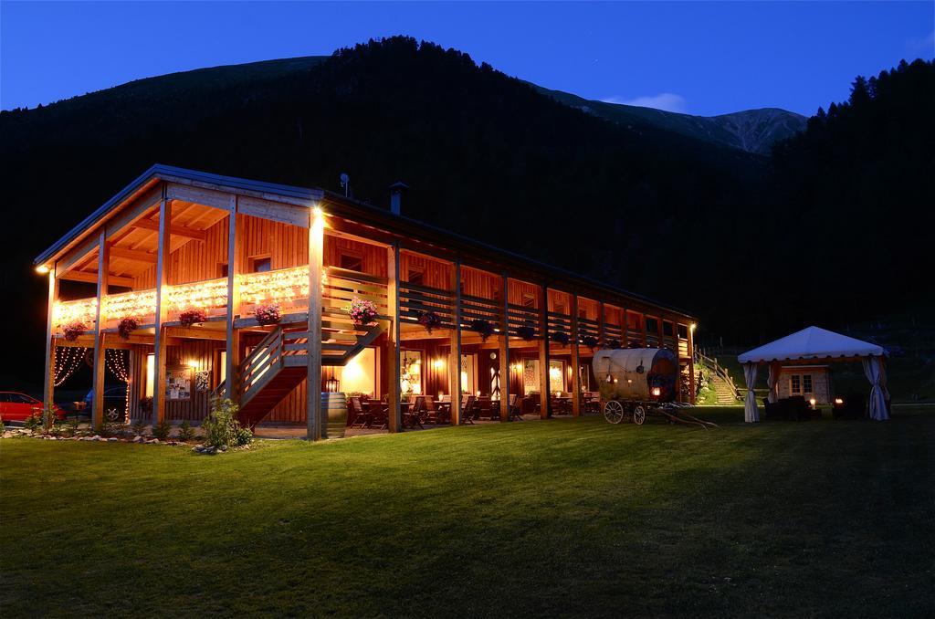 La Tresenda Hotel And Mountain Farm Livigno Bagian luar foto