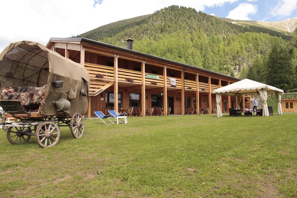 La Tresenda Hotel And Mountain Farm Livigno Bagian luar foto